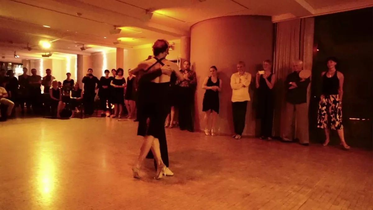 Tango am Meer präsentiert Susanne und Rafael mit ihrer Performance zu Todo es Amor von Flavio Salamanca y su Orquesta. Oktober 2016